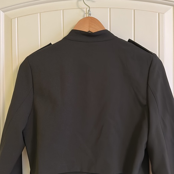 Gorgeous black trench style coat with tie waist - Picture 8 of 8